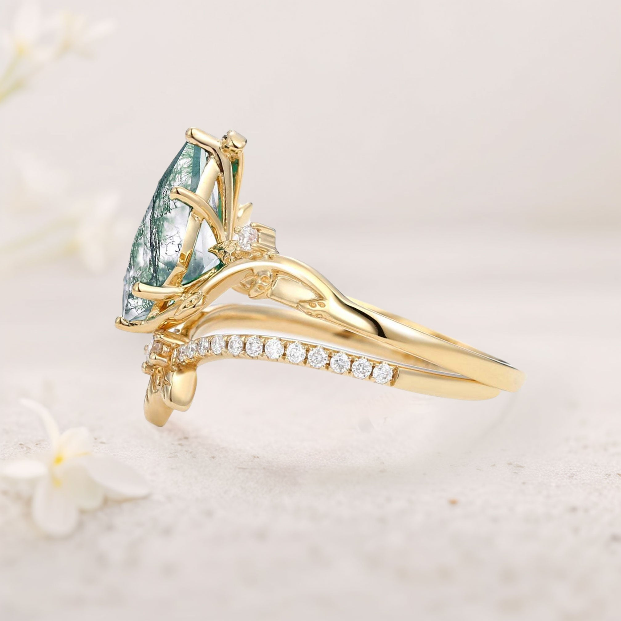 Moss Agate Moissanite Bridal Set Ring in Platinum Finish – 8×5mm Center Stone